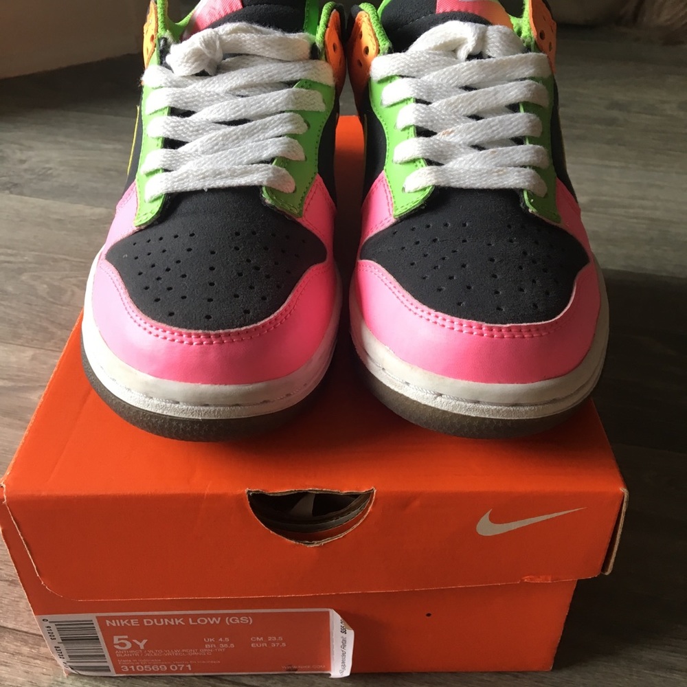 Nike Dunk Low - Picture 4 of 8
